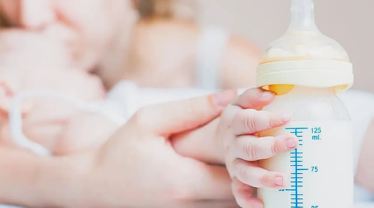 "Sütüm fazla ama bebeğim huzursuz" diyorsanız nedeni hiperlaktasyon olabilir! Uzman isimden uyarı: Bunu sakın yapmayın