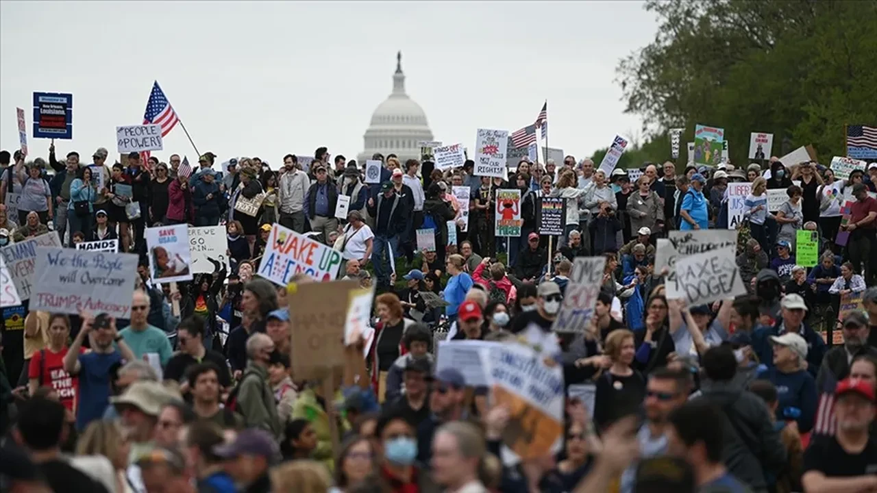 Trump her geçen gün kan kaybediyor! ABD halkı da İran'a saldırıdan yana değil