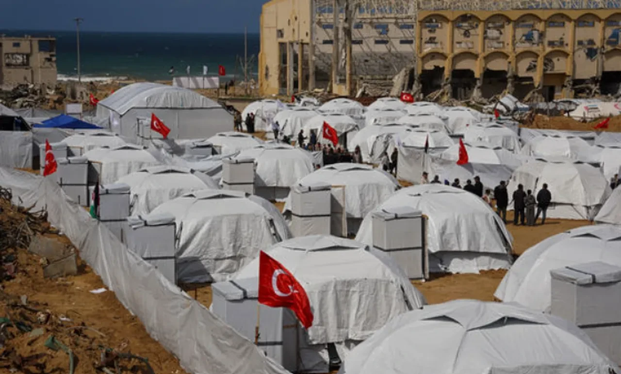 Yıldız Tilbe 2'nci çadır kent açıldı! Yaptığım denizde damla bile değil diyen Yıldız Tilbe gönülleri fethetti