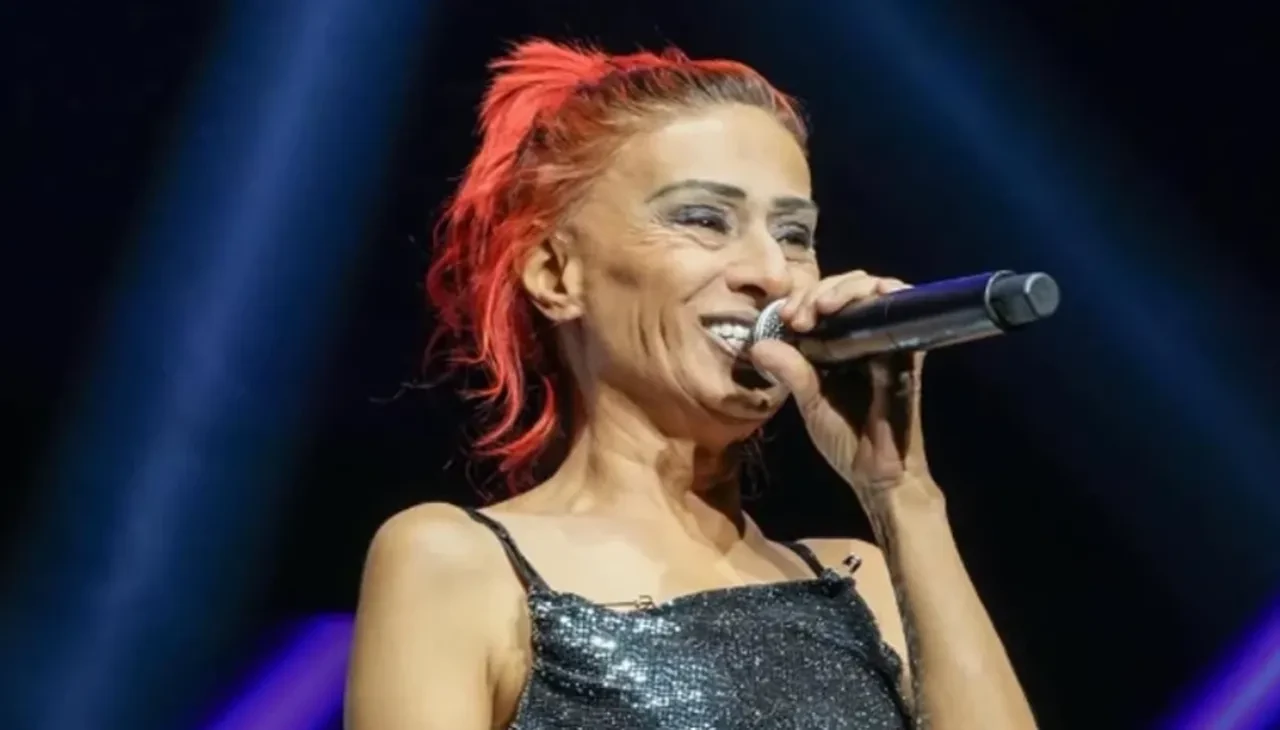 Yıldız Tilbe 2'nci çadır kent açıldı! Yaptığım denizde damla bile değil diyen Yıldız Tilbe gönülleri fethetti