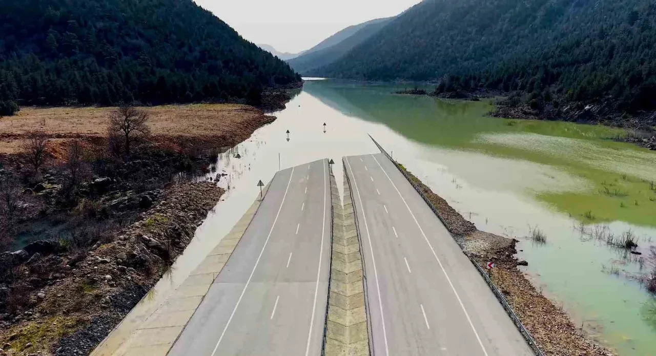 Antalya Konya yolu açıldı mı alternatif güzergâhlar var mı?