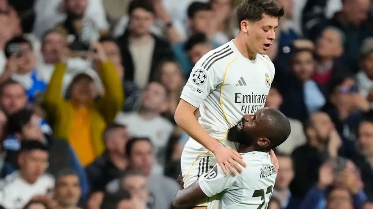 Arda Güler’in doğum günü pastasındaki detay dikkat çekti! Kız arkadaşı Duru Nayman’dan esprili mesaj