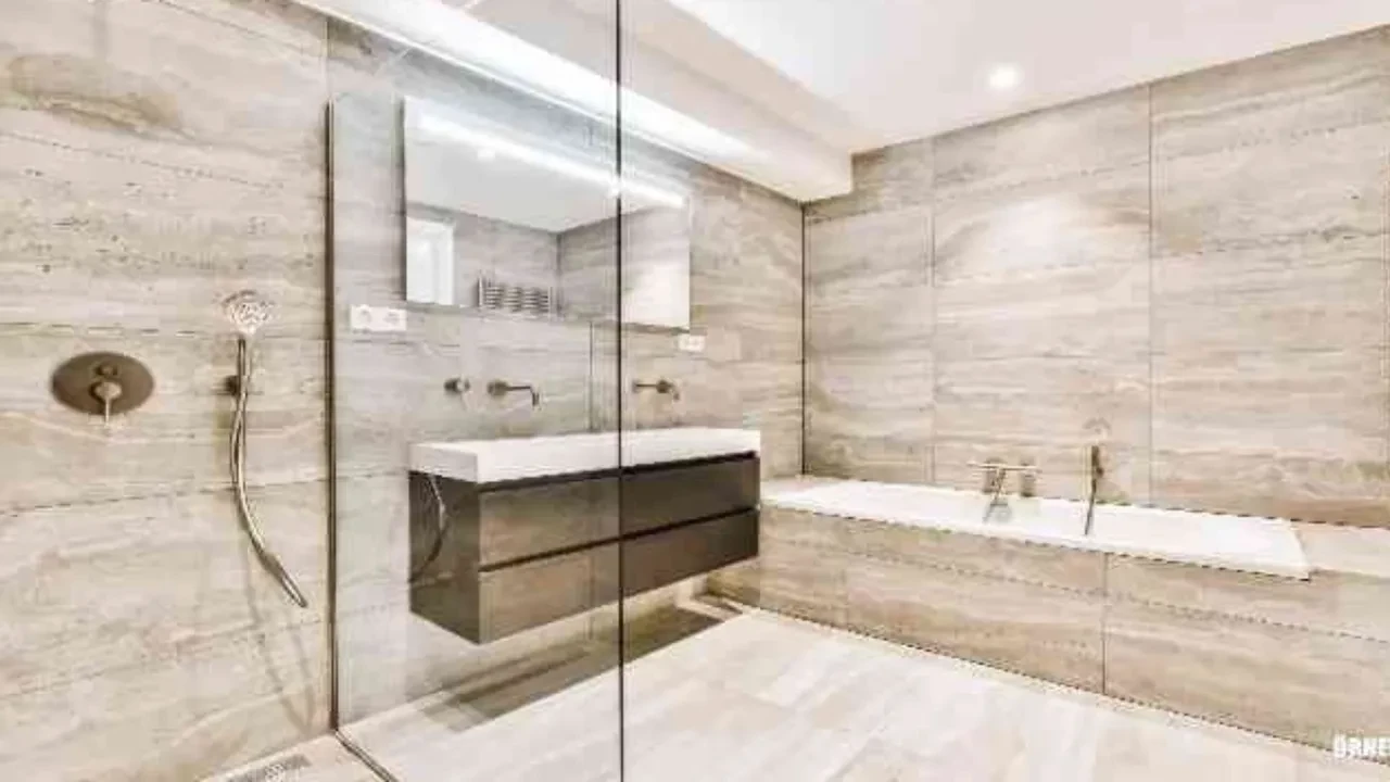 Aynada kendimizi çok beğenip fotoğraflarda 'Bu ben miyim?' dememizin sebebi kameranın değil, beynimizin kusuru çıktı