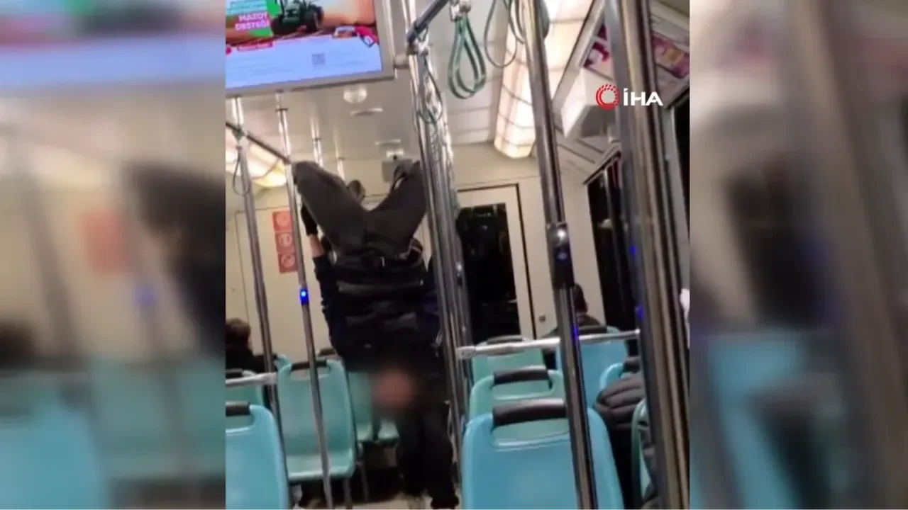 Bursa'da gençlerin metrodaki tehlikeli oyunu kamerada!