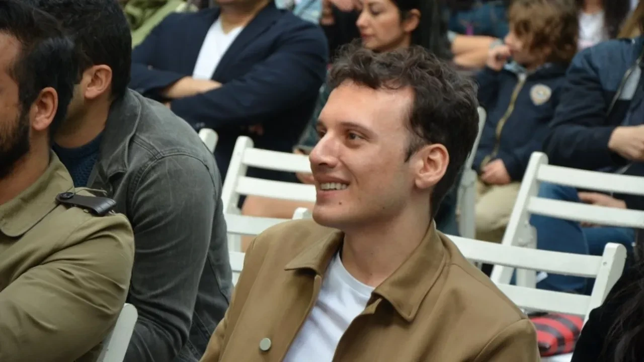 Edis ifade sonrası ailesiyle poz verdi! “Her şey yolunda”