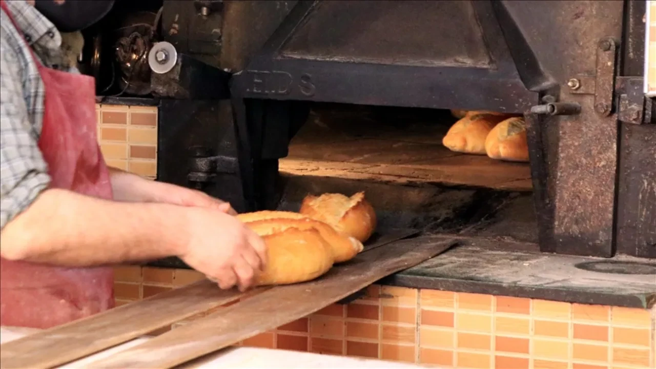 Fırıncıların sırrı açığa çıktı! Ramazan pidesinin tadını bir başka yapan 'Şifa' sıvısı bakın neyden yapılıyormuş