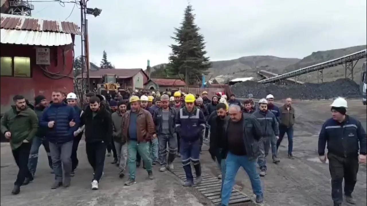 Madencilerden iş bırakma kararı: Maaş ve iş kazaları tepkisi