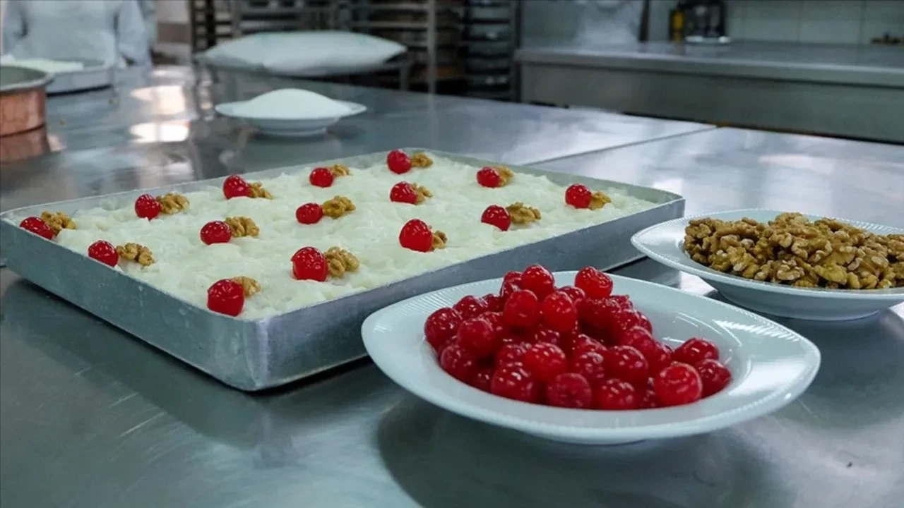 Mideyi yormasın diye sarayda icat edildi: Ramazan'ın gülü 'Güllaç