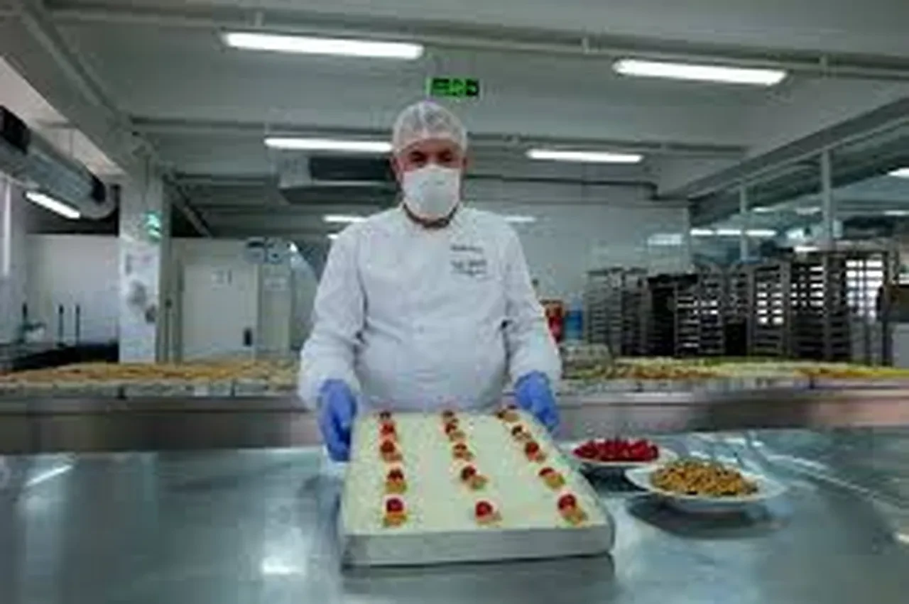 Mideyi yormasın diye sarayda icat edildi: Ramazan'ın gülü 'Güllaç"ın 600 yıllık reçete hikayesi