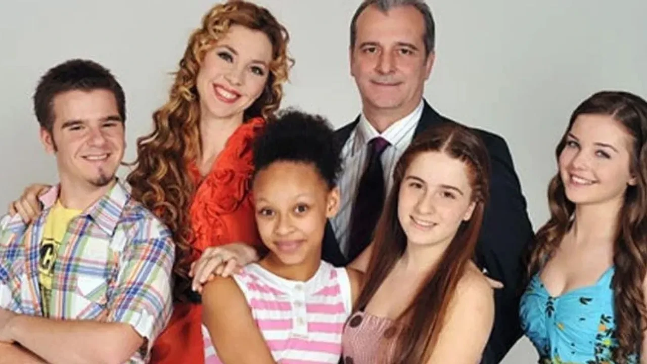 Sihirli Annem ekibinden sürpriz buluşma! Ünlü isimler yıllar sonra bir arada