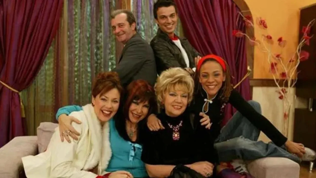 Sihirli Annem ekibinden sürpriz buluşma! Ünlü isimler yıllar sonra bir arada