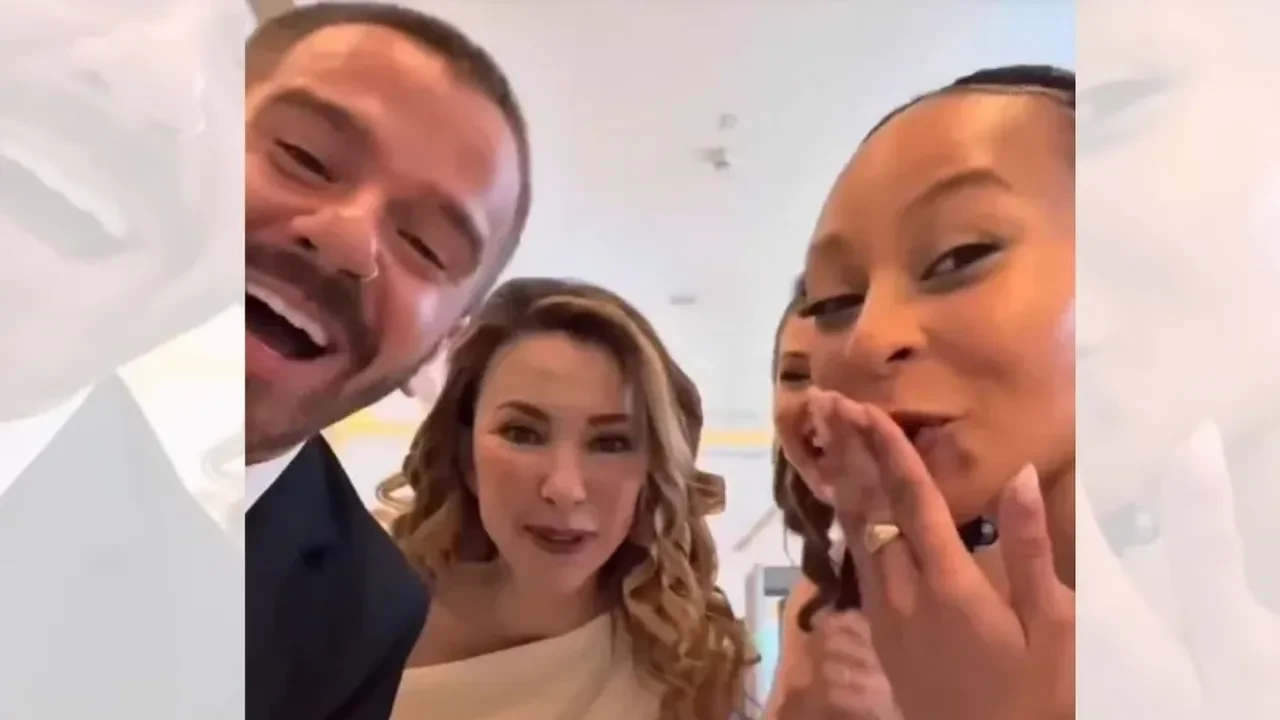 Sihirli Annem ekibinden sürpriz buluşma! Ünlü isimler yıllar sonra bir arada