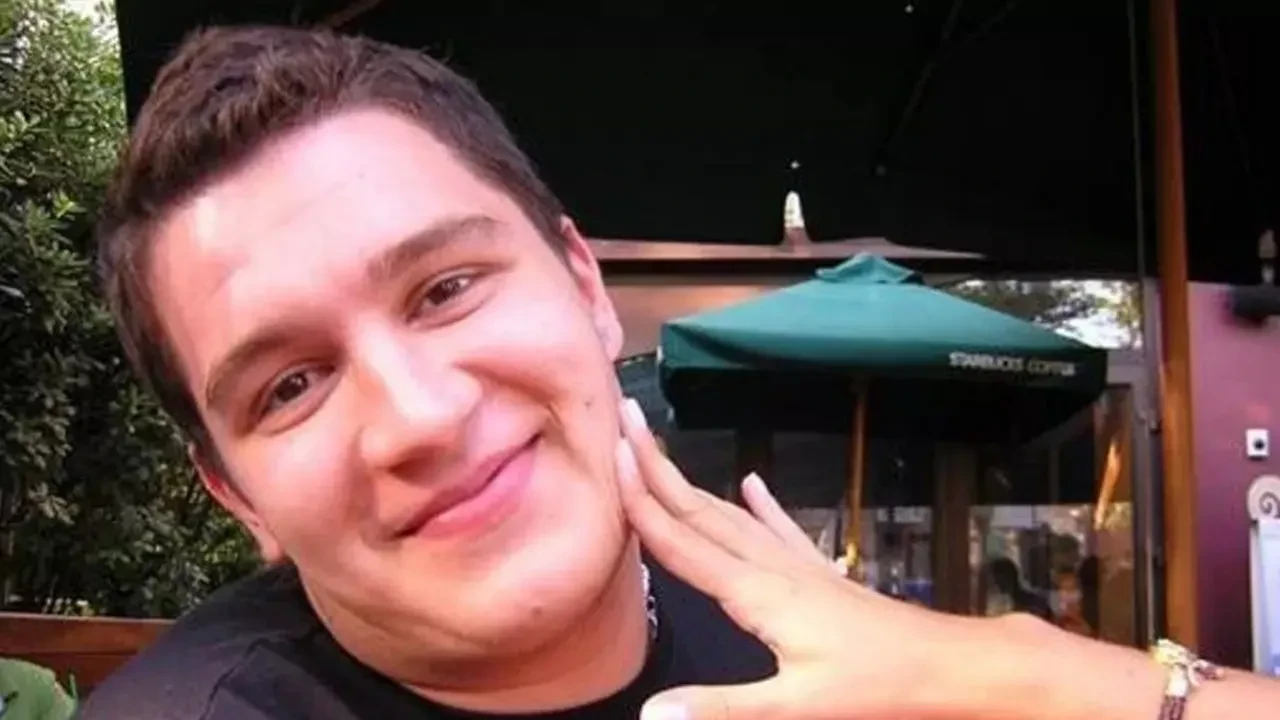 Yeraltı dizisinin Bozo’su Uraz Kaygılaroğlu’ndan çarpıcı açıklama! “Duygusal yeme bozukluğum vardı”