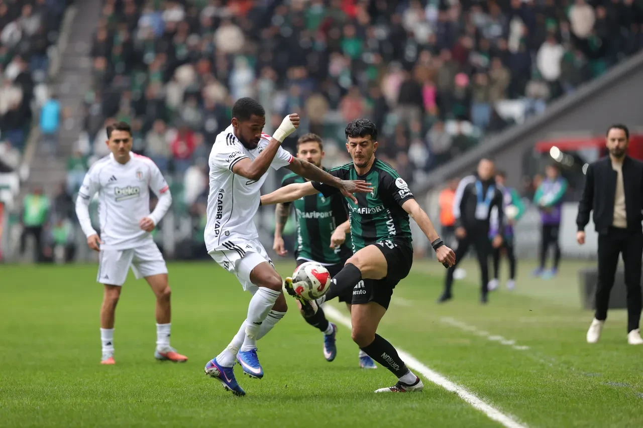 Beşiktaş Kocaelispor deplasmanında kazandı: Yeni transferler gollere devam ediyor!