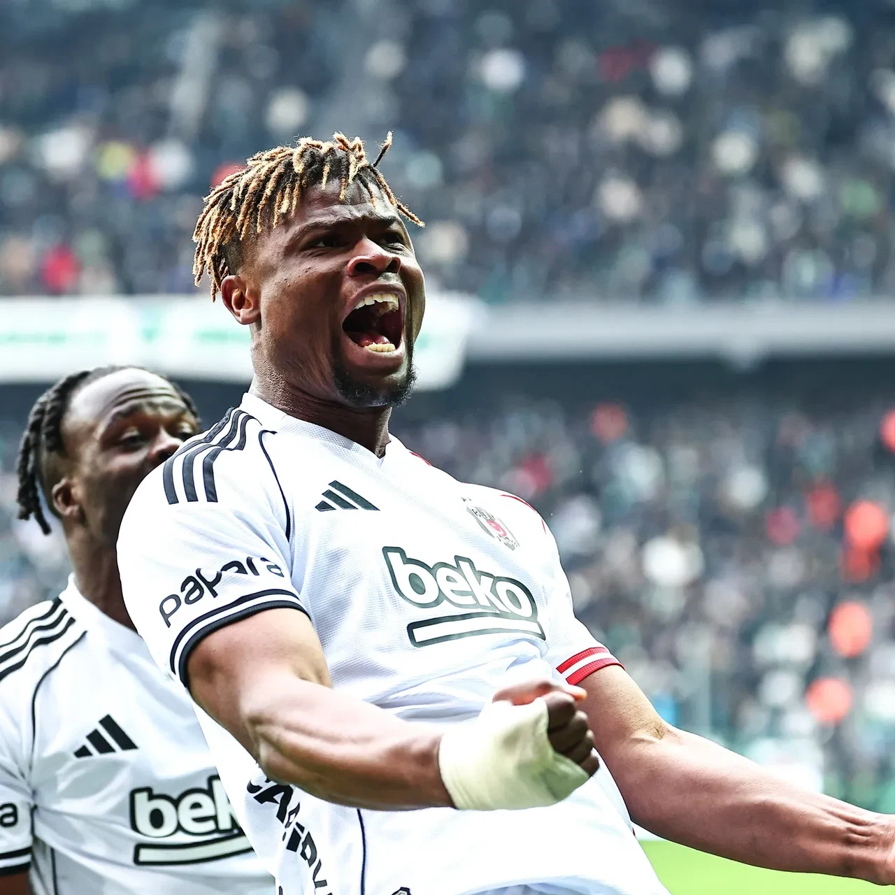 Beşiktaş Kocaelispor deplasmanında kazandı: Yeni transferler gollere devam ediyor!