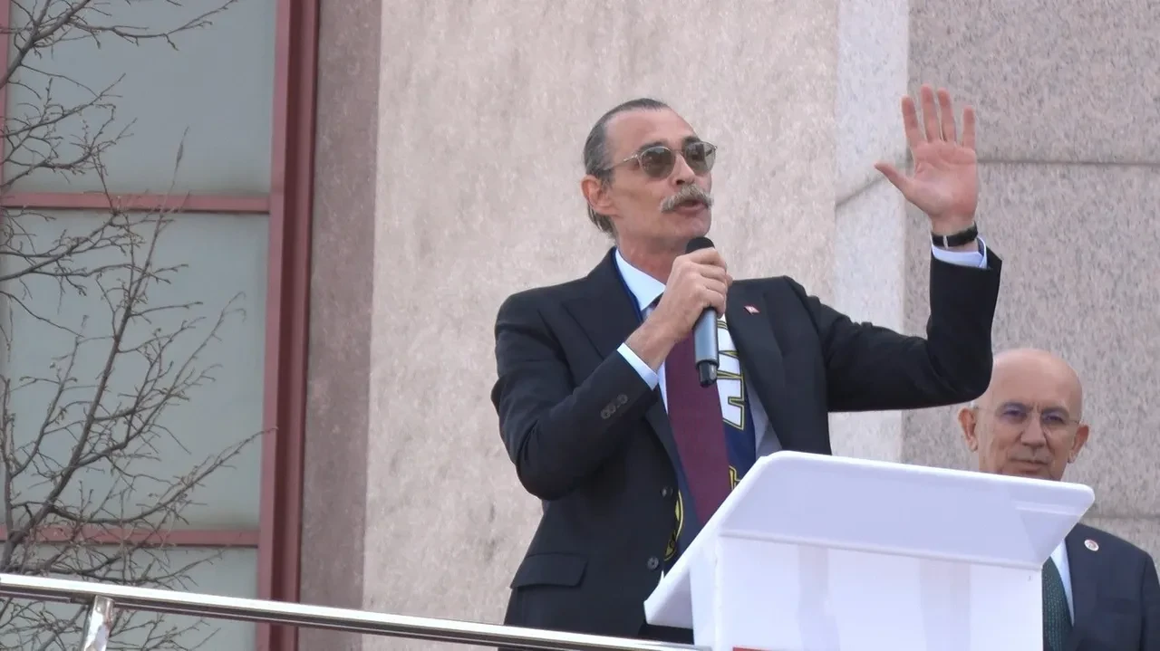 Erdal Beşikçioğlu suç duyurusunda bulundu! Şamil Tayyar geri adım atmadı: Dua edin operasyon olmasın 