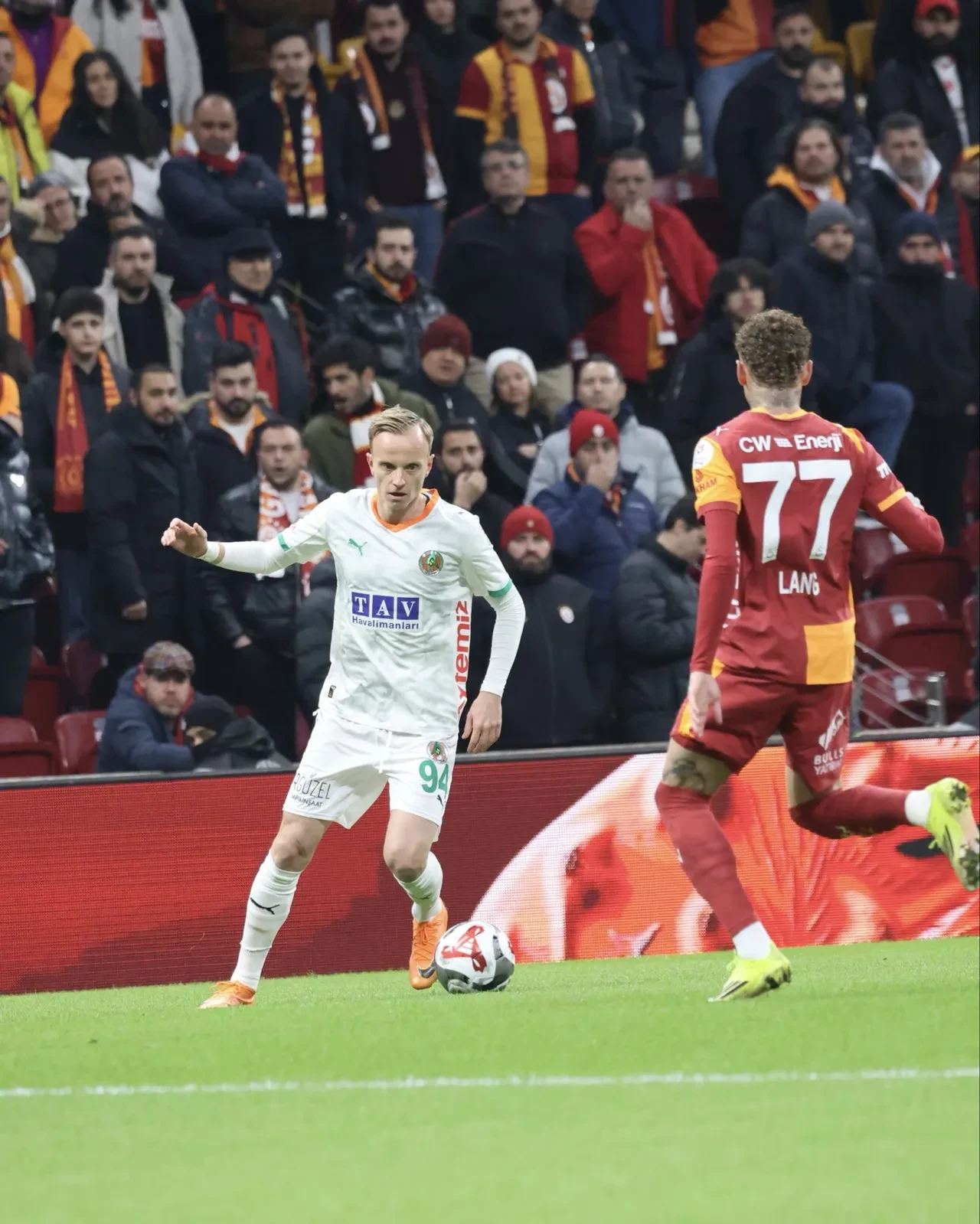 Galatasaray Alanyaspor engelini de kayıpsız geçti!