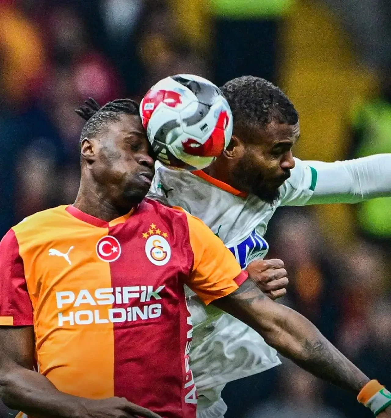 Galatasaray'da Lucas Torreira'dan anlamlı sözler: "Türkiye'yi temsil ediyoruz"