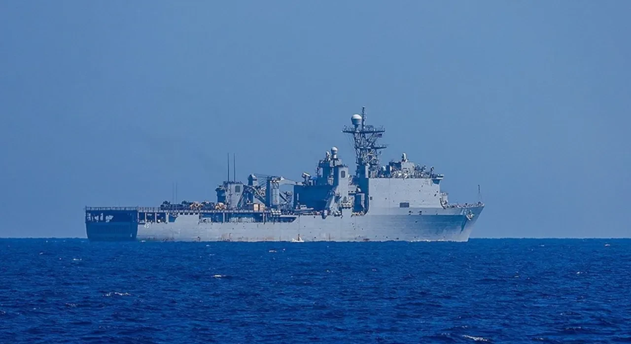 İran Devrim Muhafızları duyurdu: 'ABD donanmasından bir gemiyi vurduk'