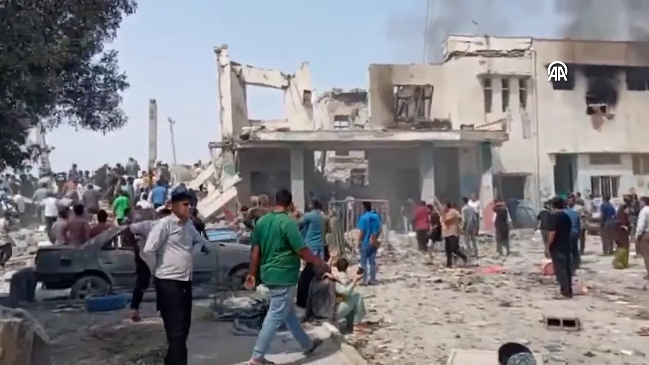 İsrail'in vurduğu ilkokul hakkında Pezeşkiyan'dan sert açıklama: Hafızalarımızdan asla silinmeyecek