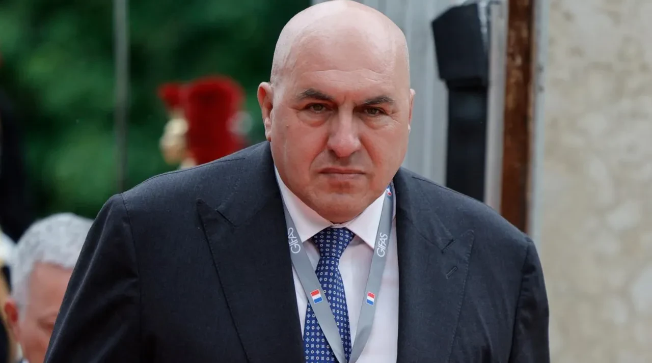 İtalya Savunma Bakanı Dubai'de mahsur kaldı