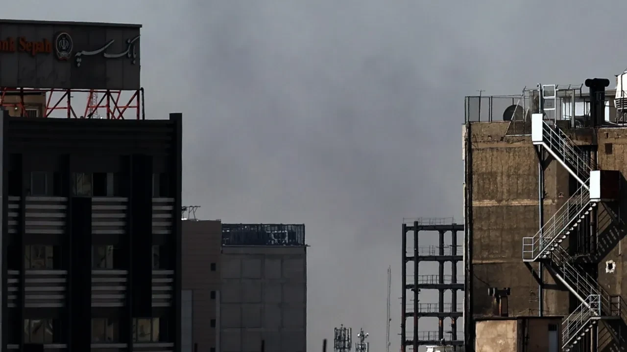 Petrol fiyatları ve altın alarmda mı? İsrail–İran gerilimi piyasaları nasıl etkiler?