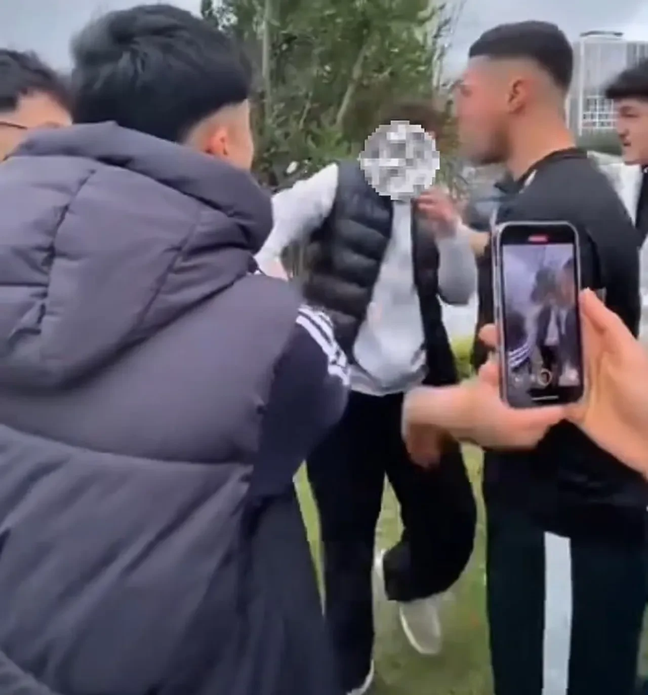 Akran zorbalığı bitmiyor! Darbedip tehdit ettiler: Küçük şehir eşkıyaları yakalandı