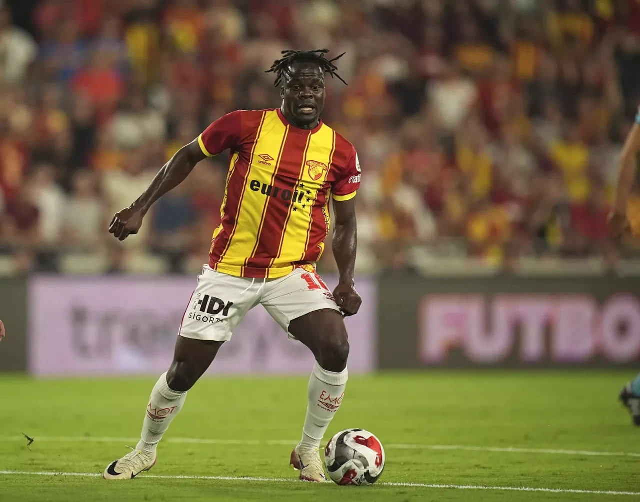 Beşiktaş'a Süper Lig'den sürpriz orta saha! Junior Olaitan ile anlaşma sağlandı