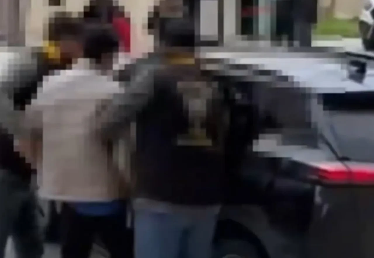 Beylikdüzü'nde Türk bayrağına saygısızlık: Emniyet harekete geçti