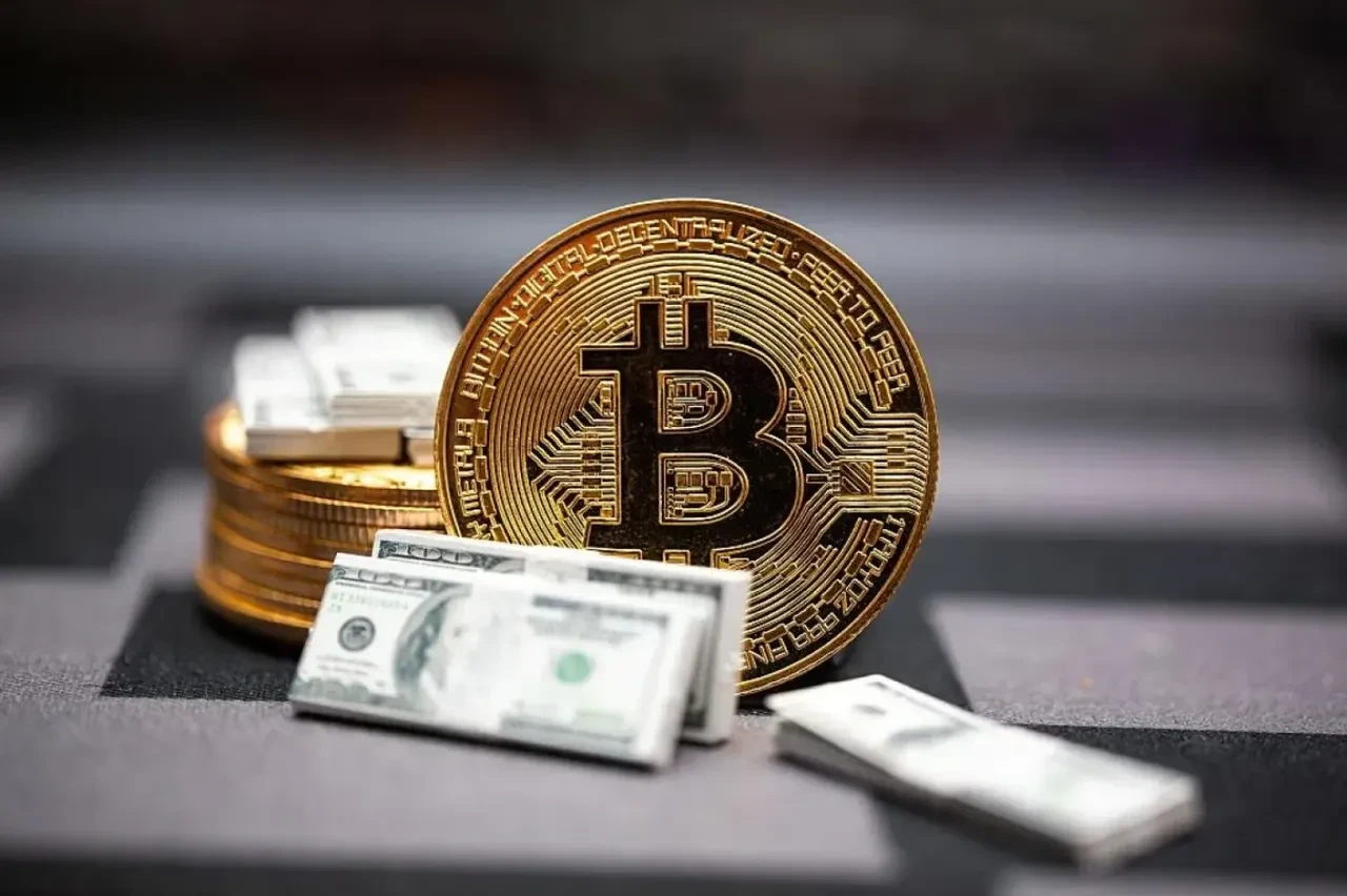 Bitcoin’de sert satış dalgası: 2,5 milyar dolar buhar oldu