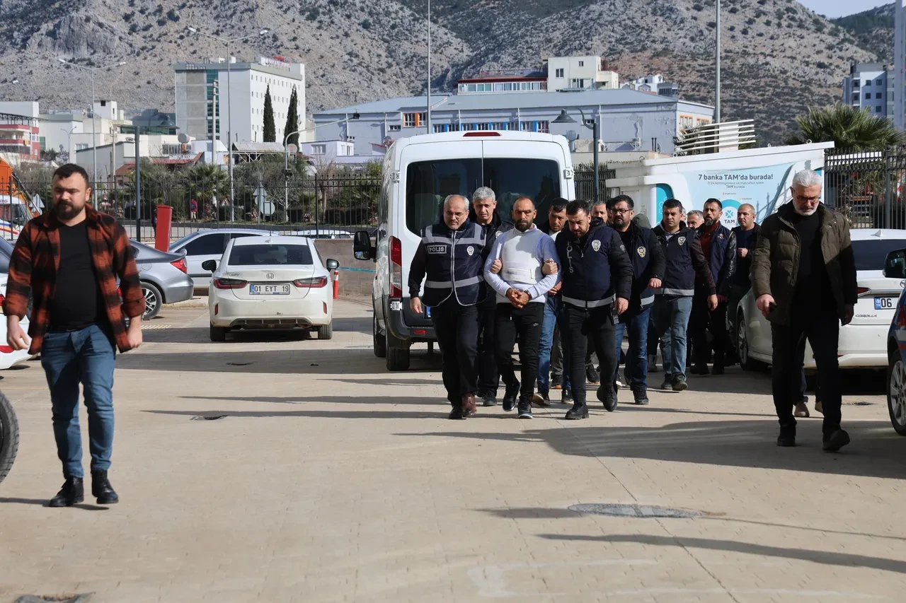 Cezaevinden 4 ay önce tahliye oldular! Veresiye alkol almak için cinayet işlediler