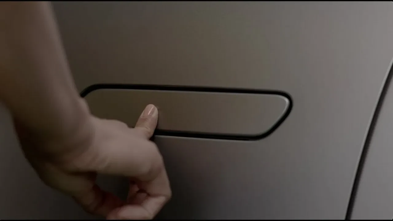 Elektrikli araçlarda 'gizli kapı kolu' dönemi kapanıyor: Çin 2027'ye kadar süre verdi