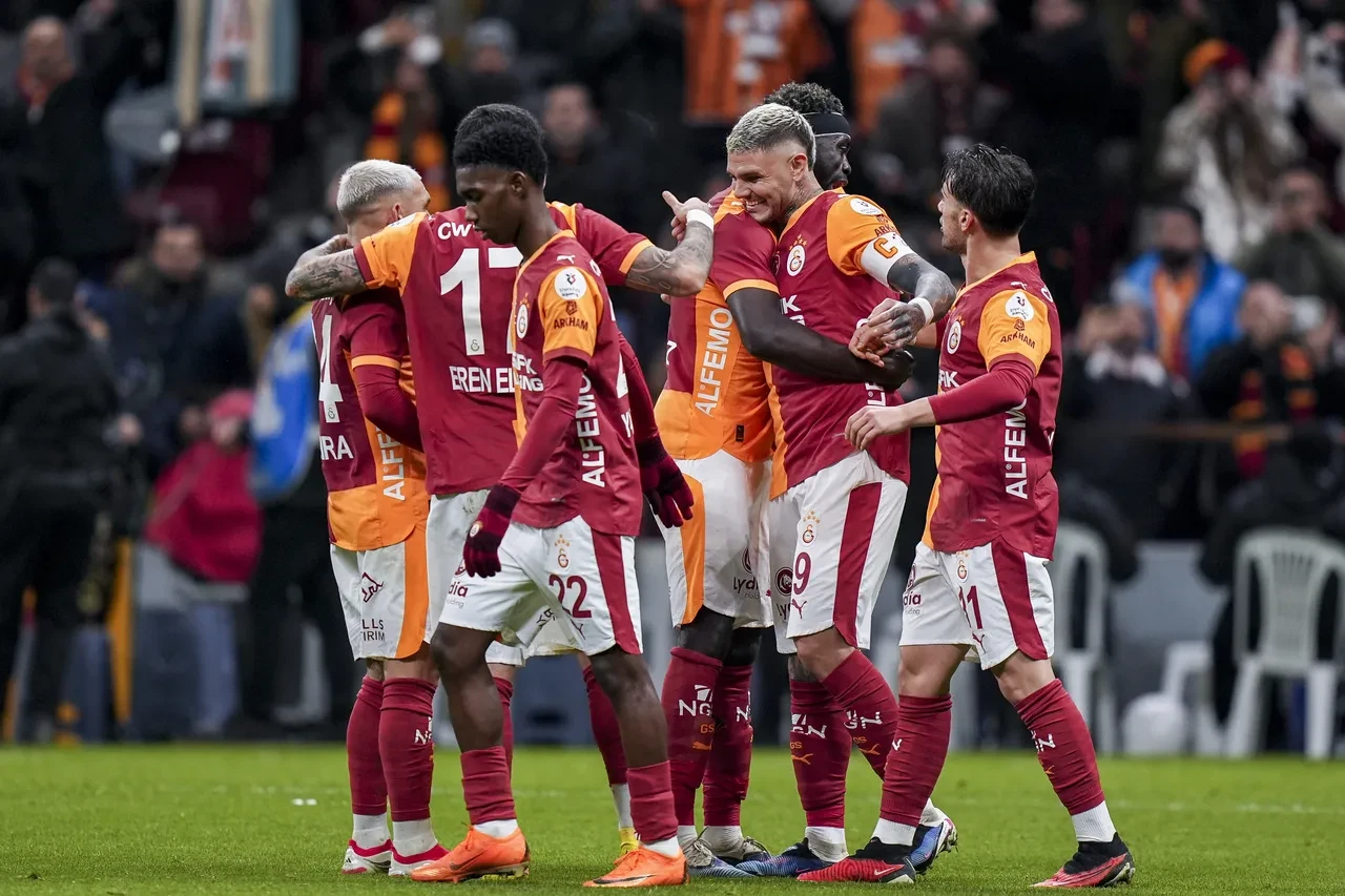 Galatasaray orta saha için gaza bastı! Genç yıldız, Cimbom'a 'Evet' dedi