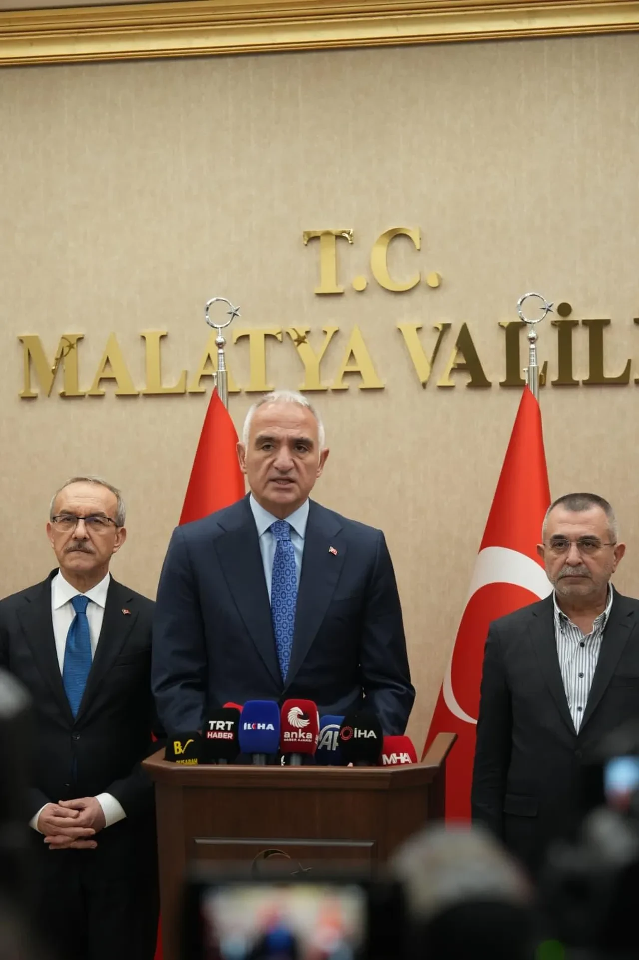 Gerçek 3 yıl sonra ortaya çıktı! Bakan Ersoy, Malatya’daki depremde ölümden dönmüş