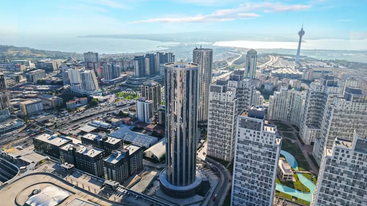 Kristal Kule’de teslimler başladı