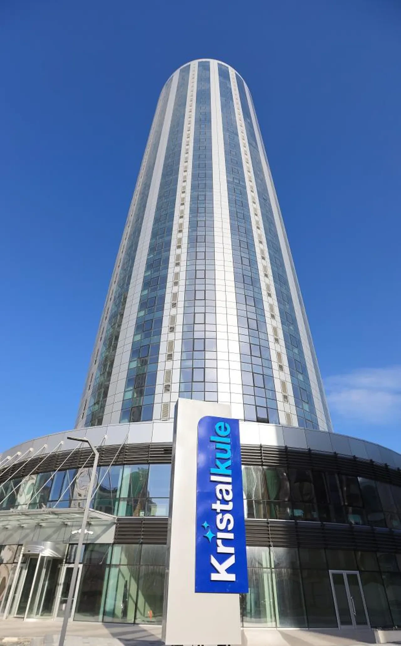 Kristal Kule’de teslimler başladı