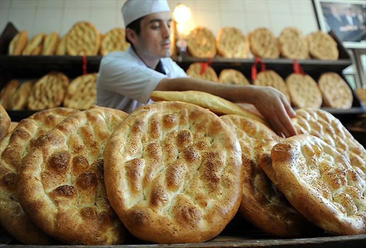 Ramazan pidesi fiyatları il il 2026! İstanbul, Ankara, Bursa, Antalya, Gaziantep pide fiyatları ne kadar, kaç TL?