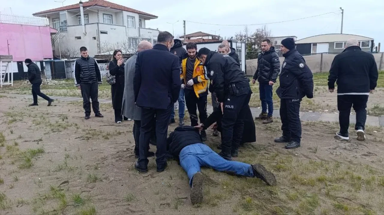 Sakarya'da can pazarlığı! Kızını göremeyen baba cinnet geçirdi!