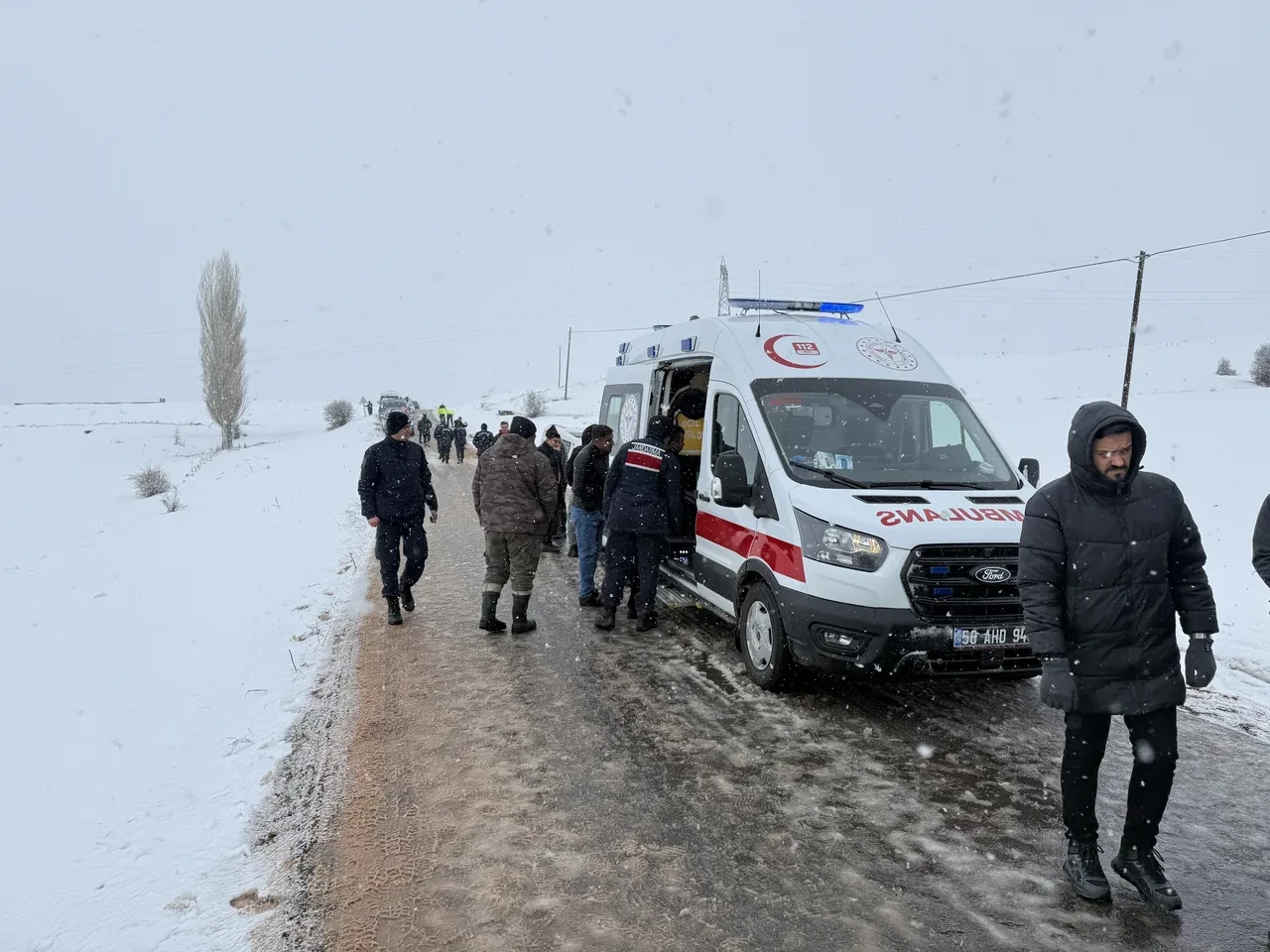 Sivas'ta öğrenci servisi devrildi! Çok sayıda yaralı var