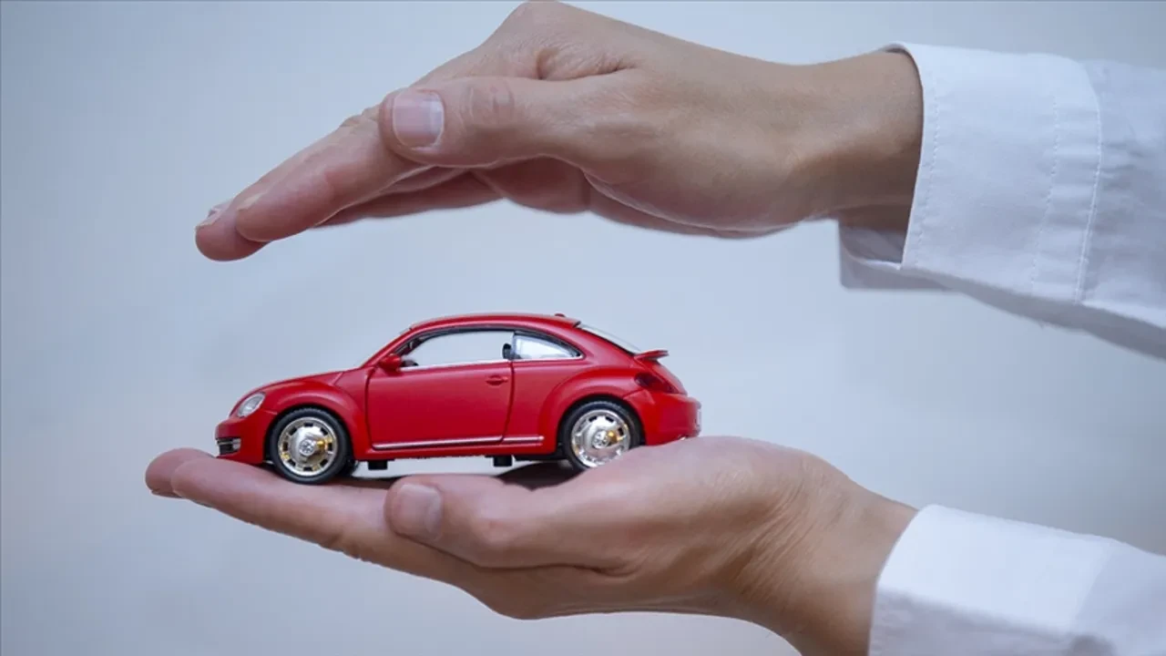 TÜVTÜRK'ten araç sahiplerine kritik uyarı! Yaptırmayanlar 35 bin TL ceza ödeyecek