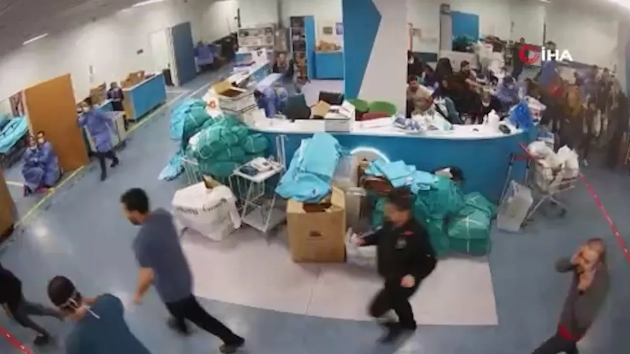 Ameliyat sırasında depreme yakalandılar! Kaçmayıp hastayı korudular: O anlar kamerada 