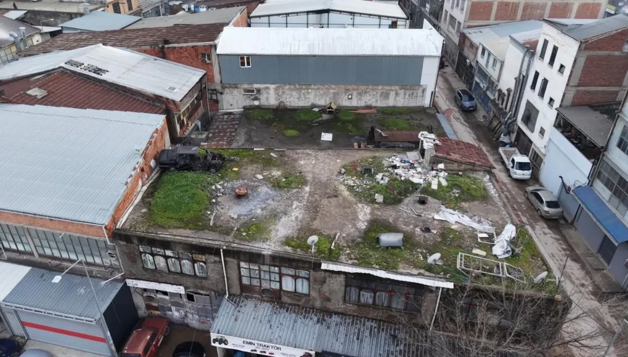 Çatıya çıkınca şoke oldu! 20 yıldır oradaydı ama kimsenin ruhu duymadı: Gizem sonunda çözüldü