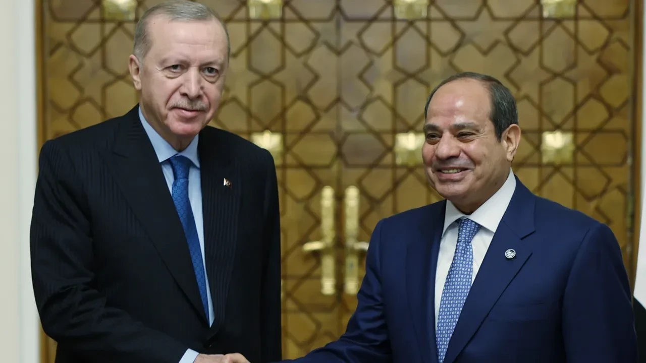 Cumhurbaşkanı Erdoğan Mısır'da: İran'a müdahale bölge için risk