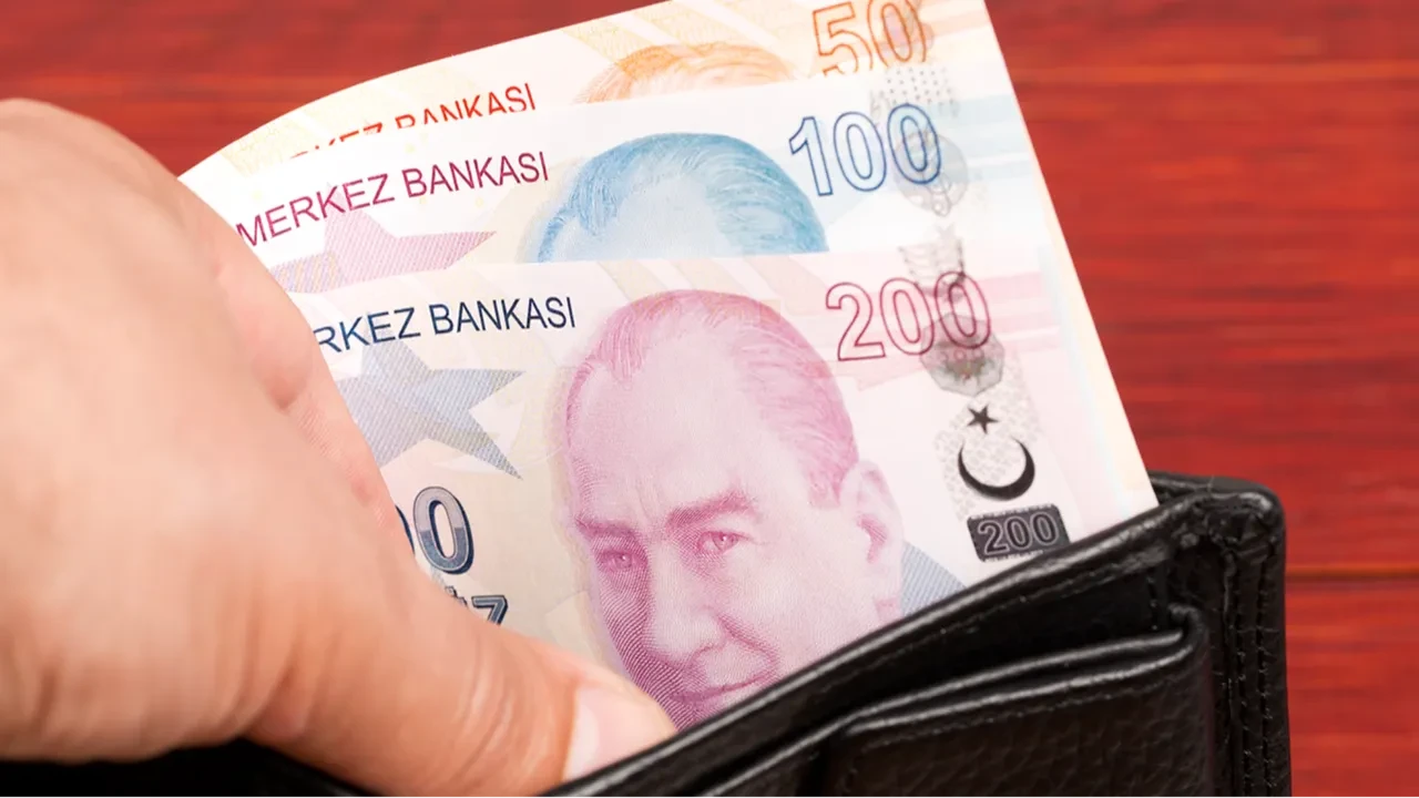 Emekli promosyonu için Şubat ayı kampanyaları! Hangi banka, ne kadar veriyor?