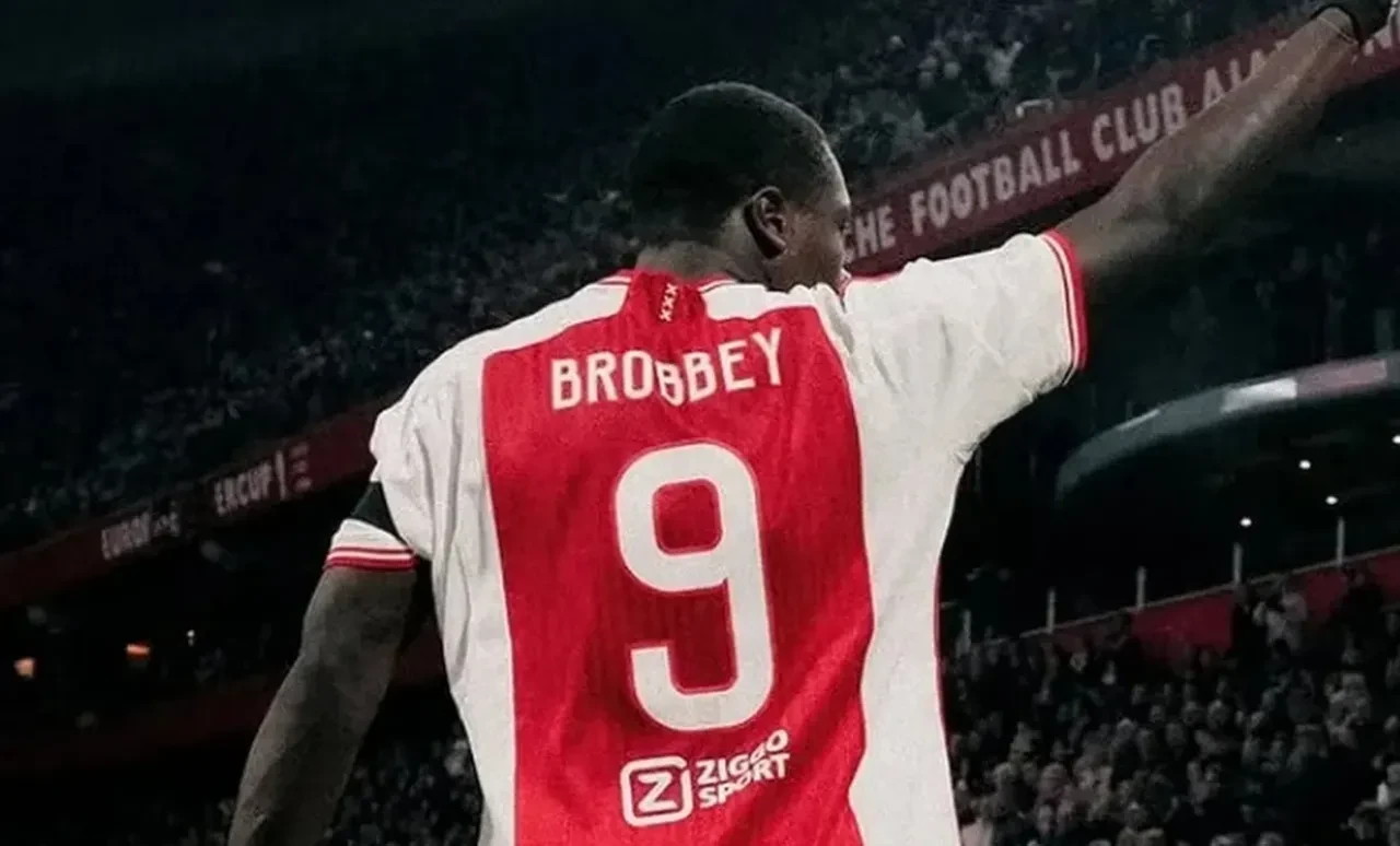 Fenerbahçe Transfer Haberleri: Son Dakika Kante transferi bitti, forvet için Brian Brobbey gündemde