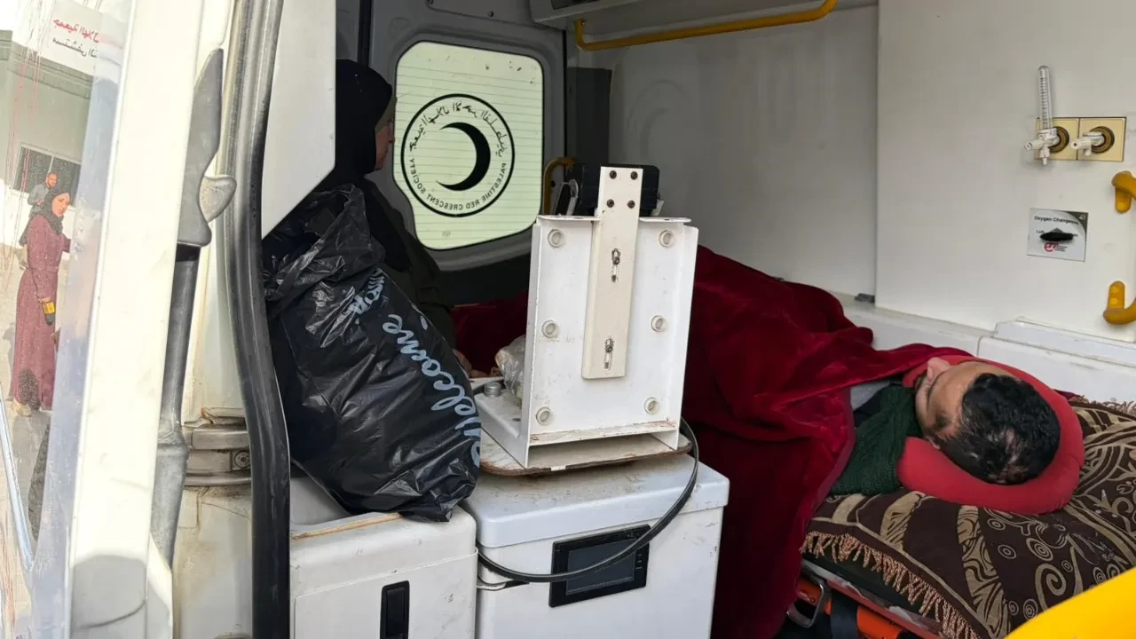 İsrail Refah Sınır Kapısı’nda geçişe izin vermedi! Hastalar ambulanslarda mahsur kaldı