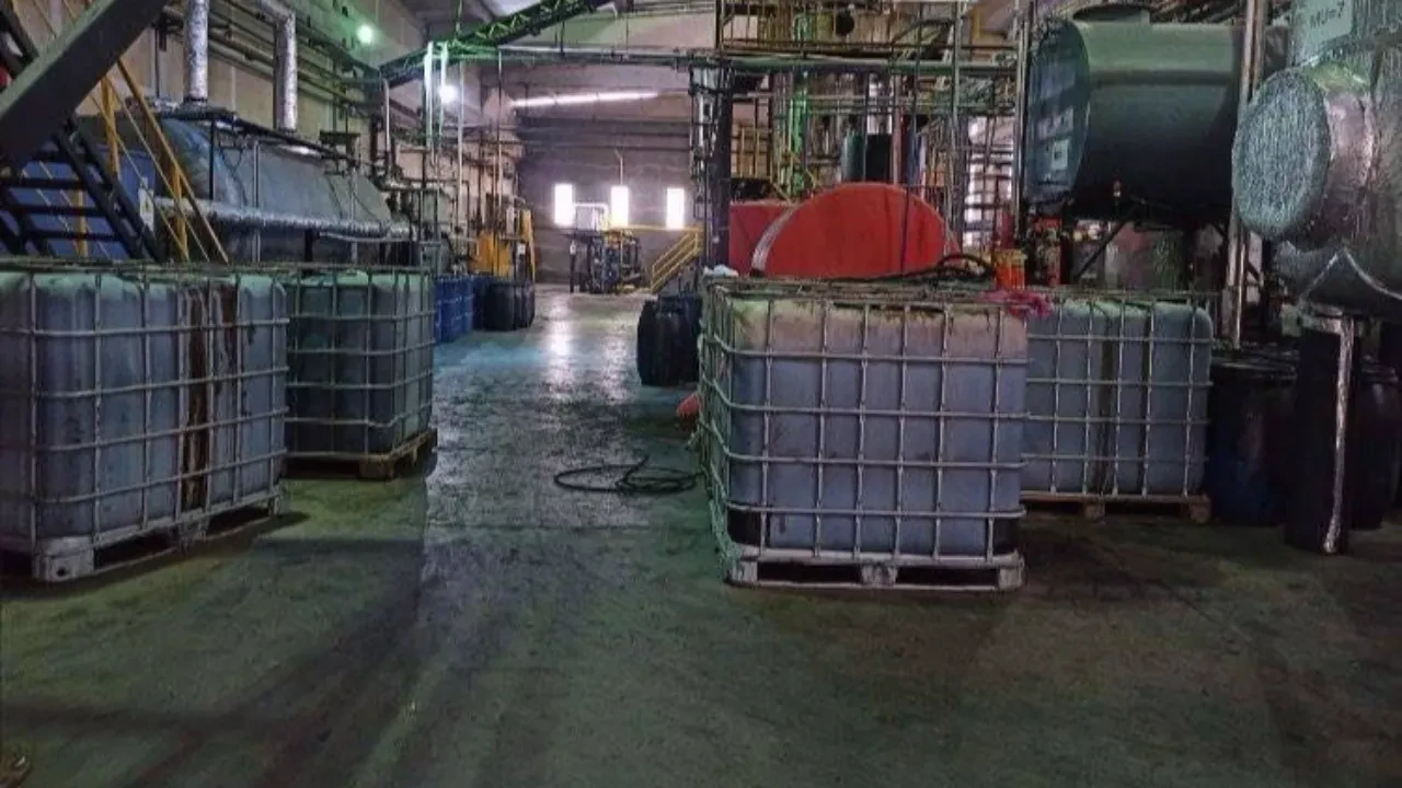 İstanbul'da dev operasyon! Yüzlerce ton kaçak akaryakıt ele geçirildi