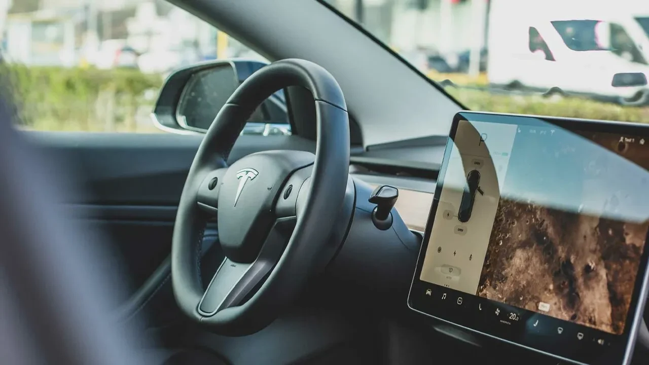 İstanbul’da otopilottaki Tesla kaza yaptı: Tesla’nın cevabı şoke etti