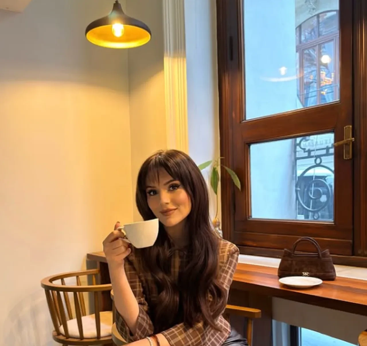 Kısmetse Olur Aybüke Çangal Hande Erçel'e benzemek için bir dizi ameliyat oldu! Son hali "pes" dedirtti