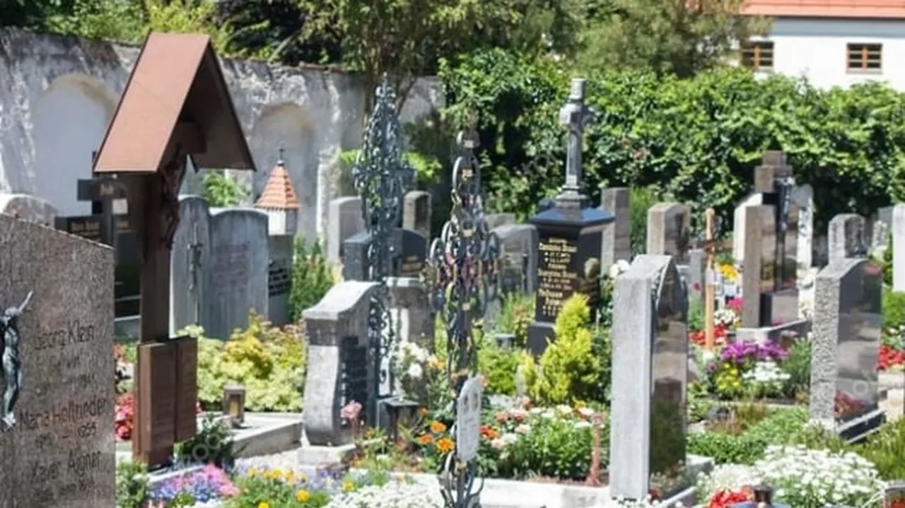 Ölülerden çaldı, sattı, lüks bir hayat yaşadı! Almanya'da patlak veren skandal